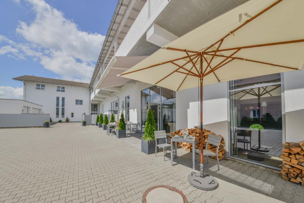 Pension Wess Neufinsing Exterior photo